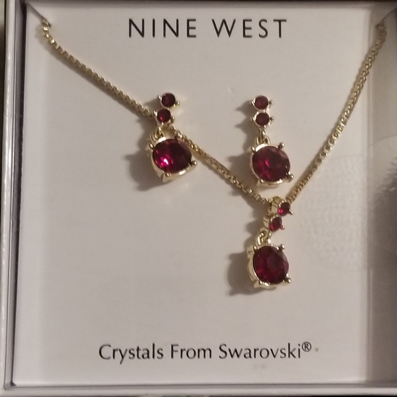 Meet your Posher, Sarah - Picture 1 of 1